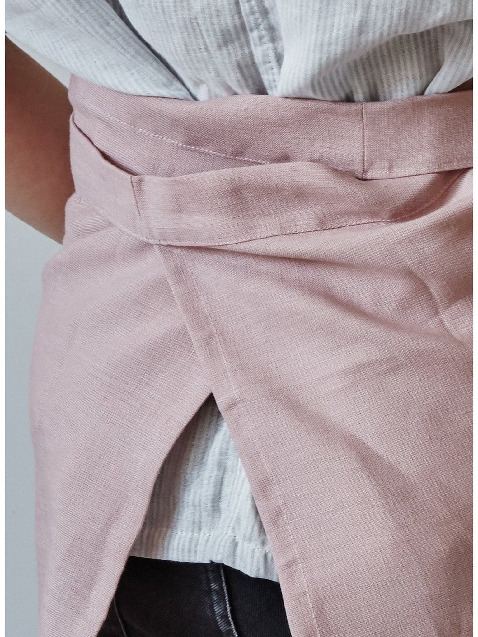 Demi tablier en lin - vieux rose - Alma Plantes