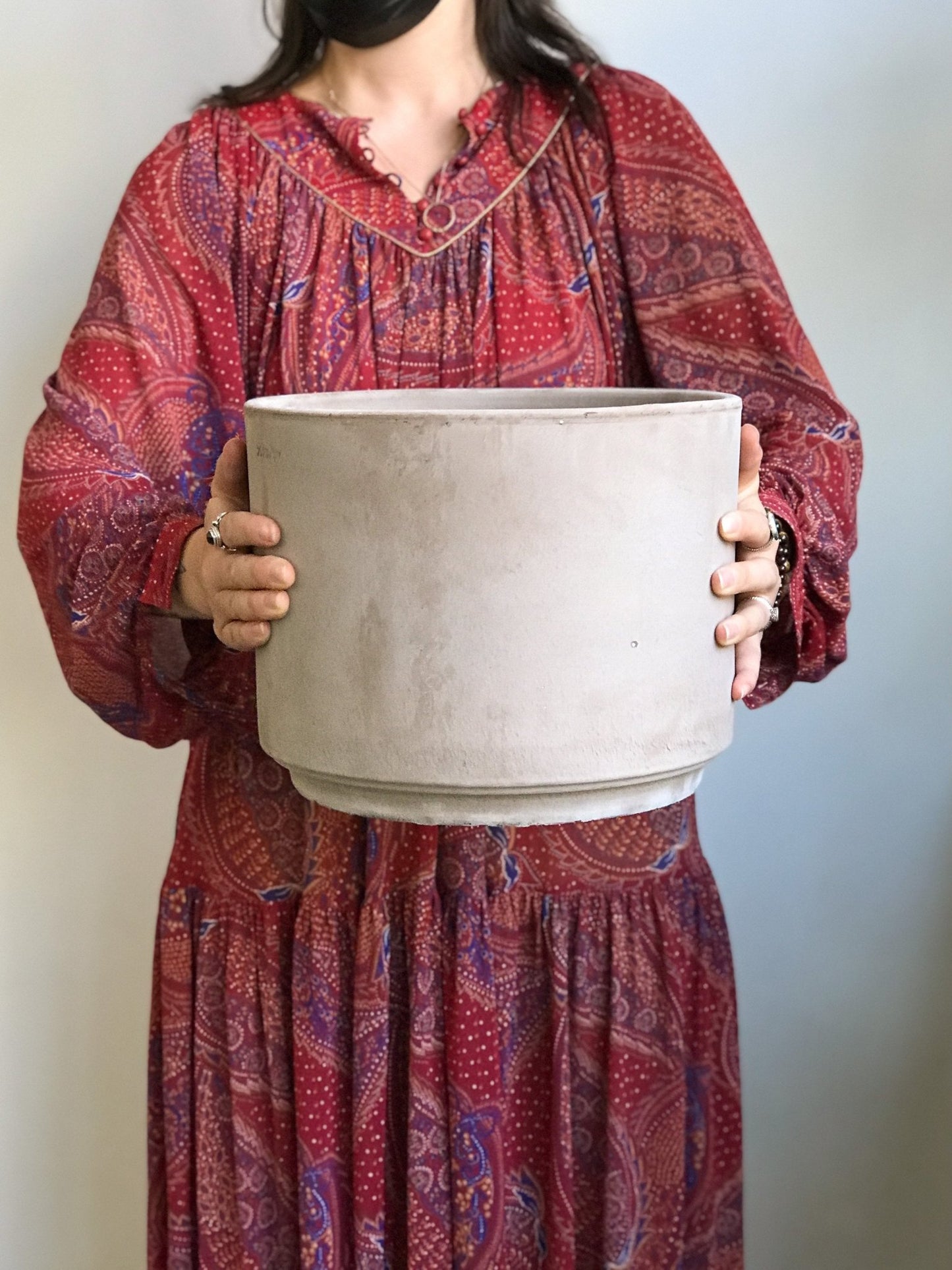 Pot en terre cuite cylindre - gris - Alma Plantes