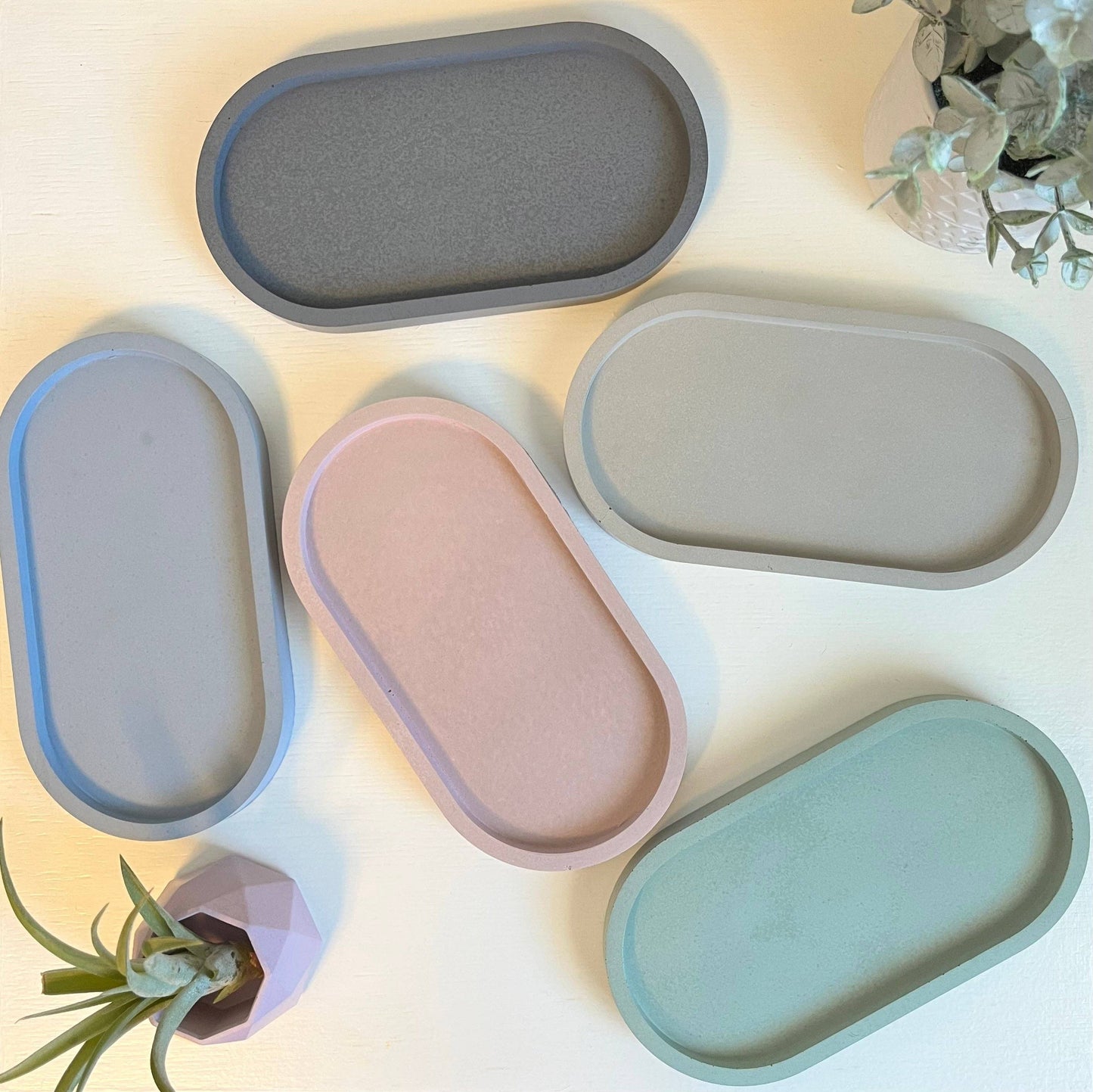 Plateau oval en béton