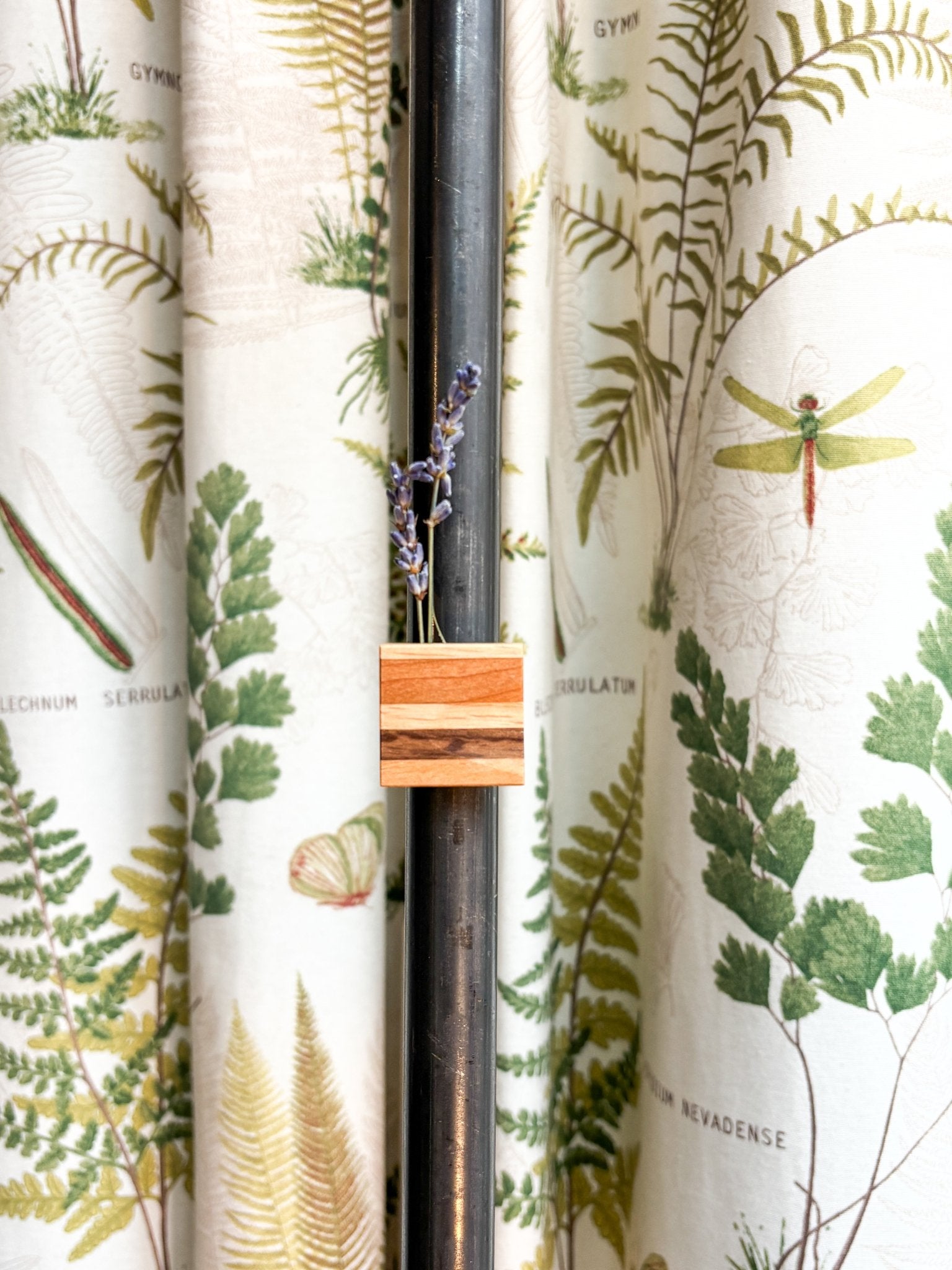 Aimant en bois - soliflor - Alma Plantes