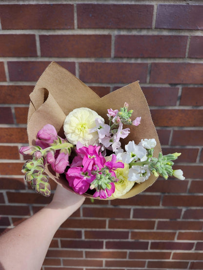 Bouquet mixte de fleurs locales - Alma Plantes