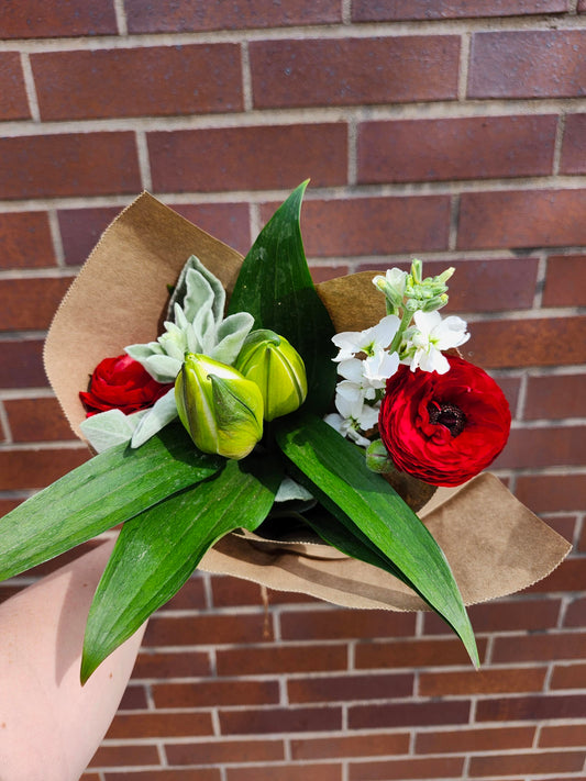 Bouquet mixte de fleurs locales