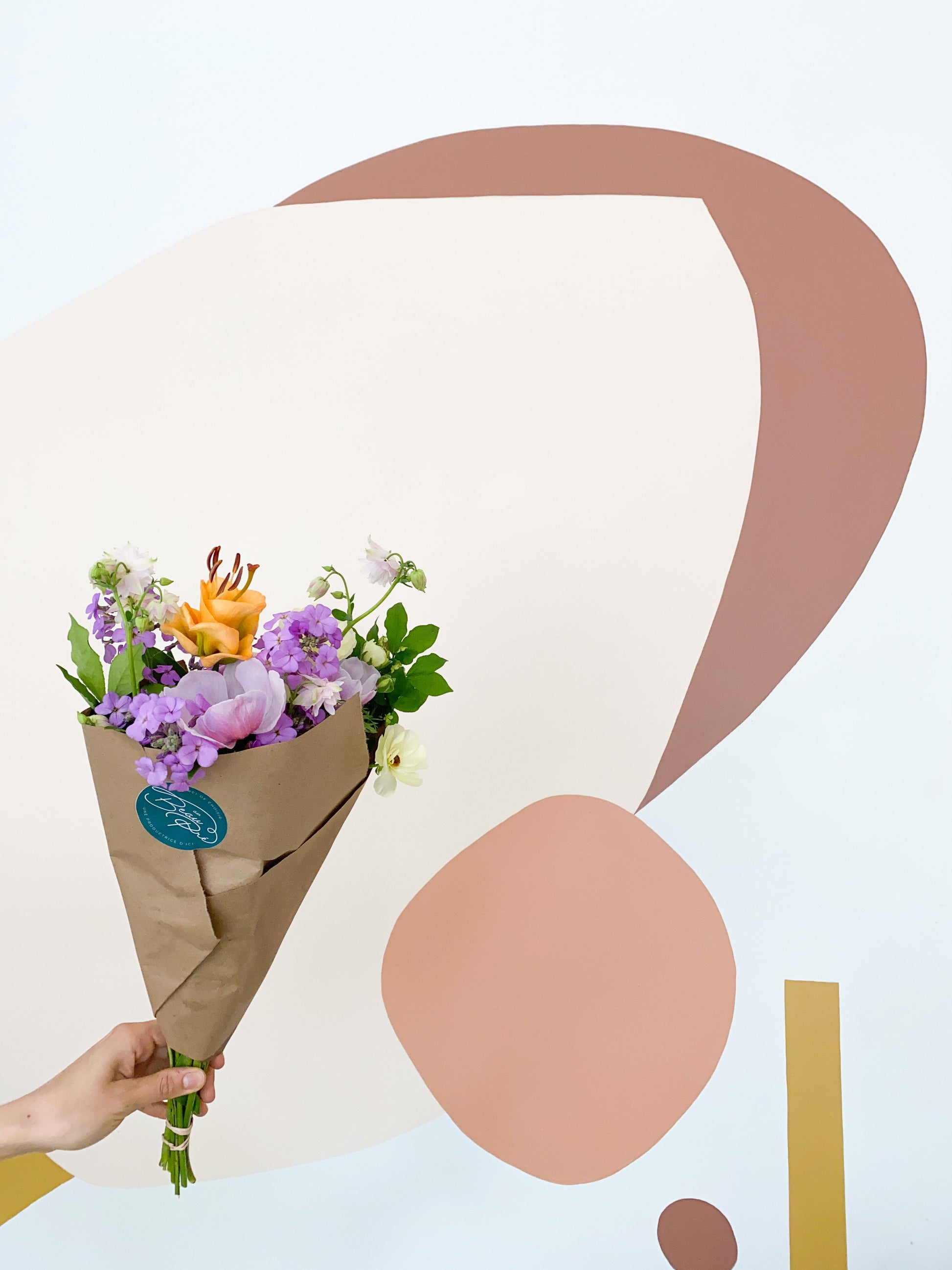 Bouquet mixte de fleurs locales