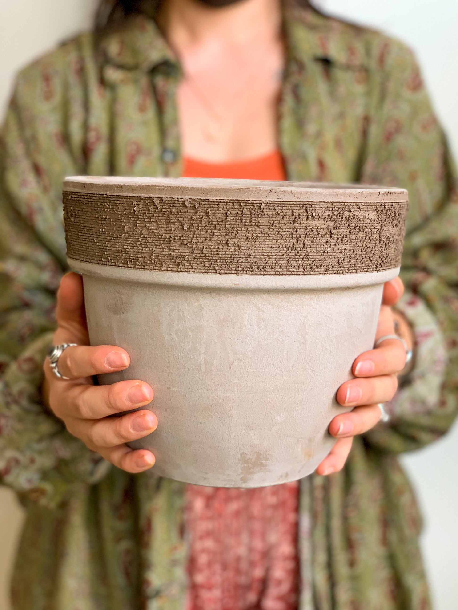 Pot Volcano Gris 6.3 Po. (16 Cm)
