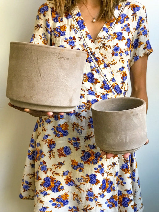 Pot en terre cuite cylindre - gris - Alma Plantes